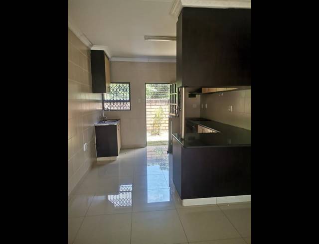 2 BEDROOM TOWNHOUSE FOR SALE IN BIRDSWOOD
